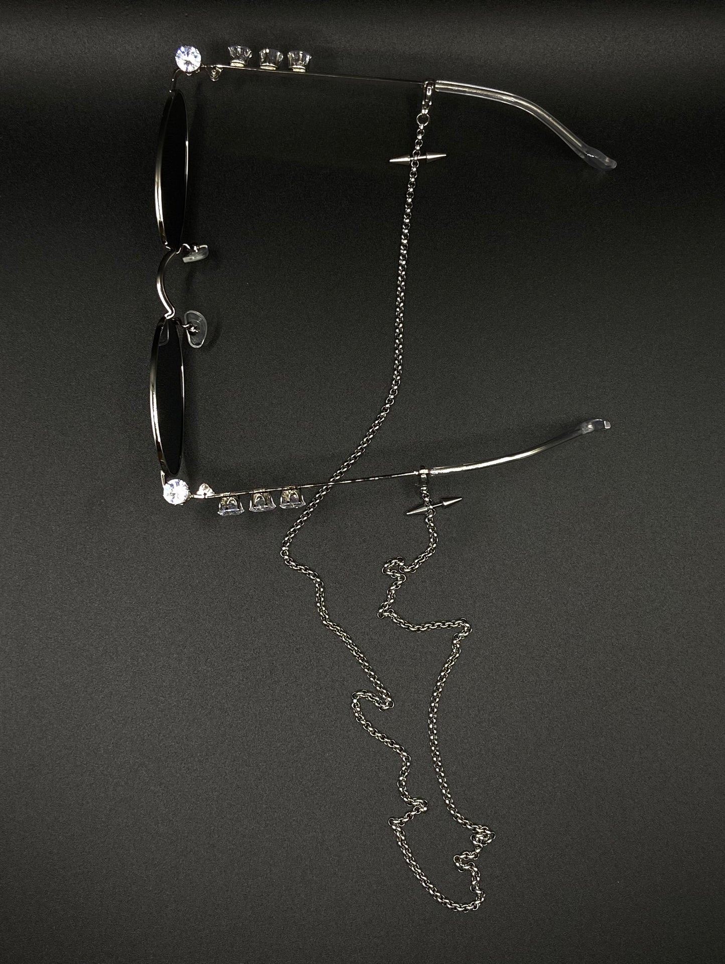 Cristal sunglasses with safety chain