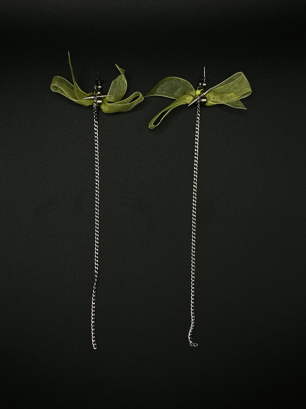 Bow chain earrings