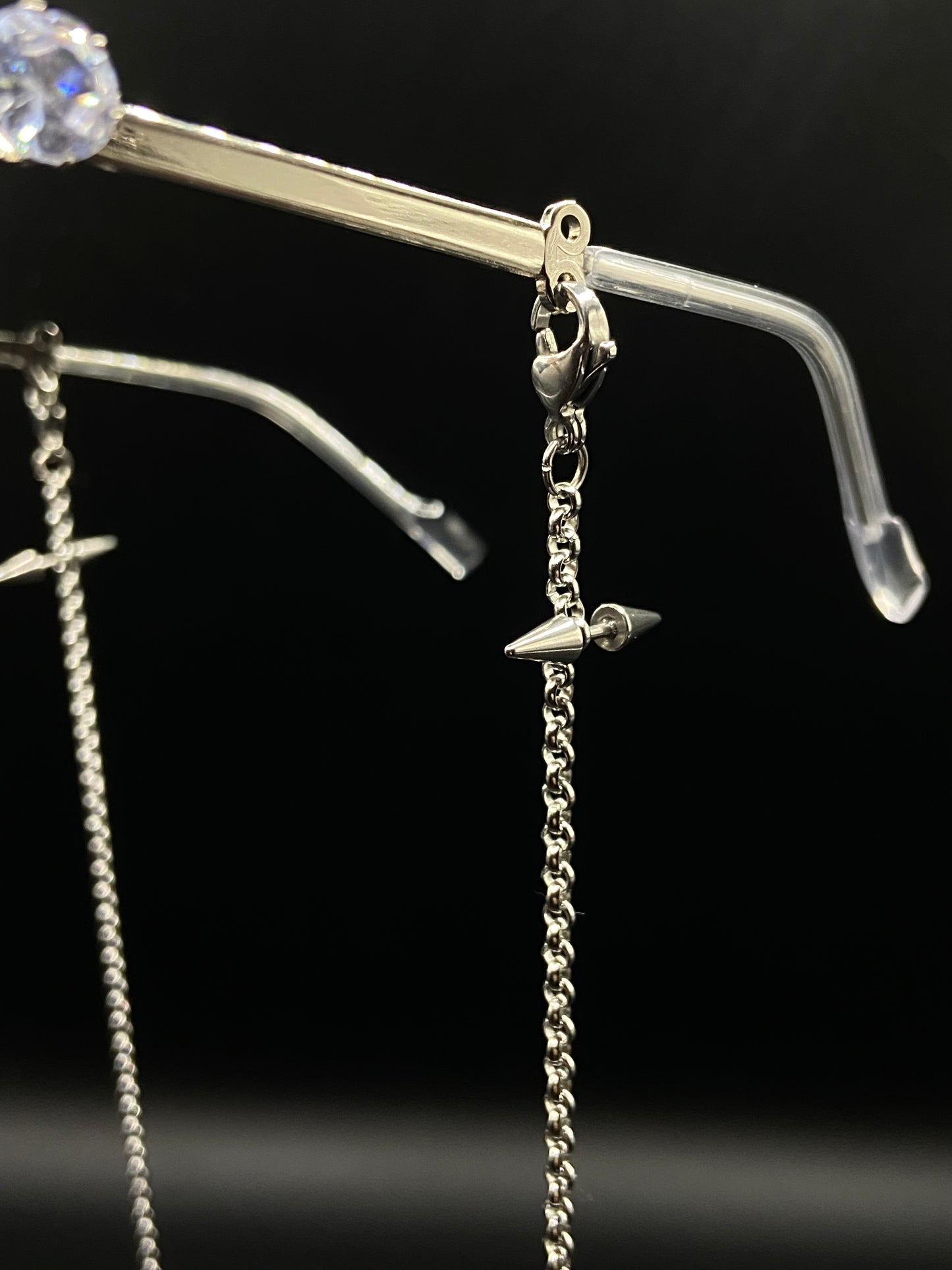 Cristal sunglasses with safety chain