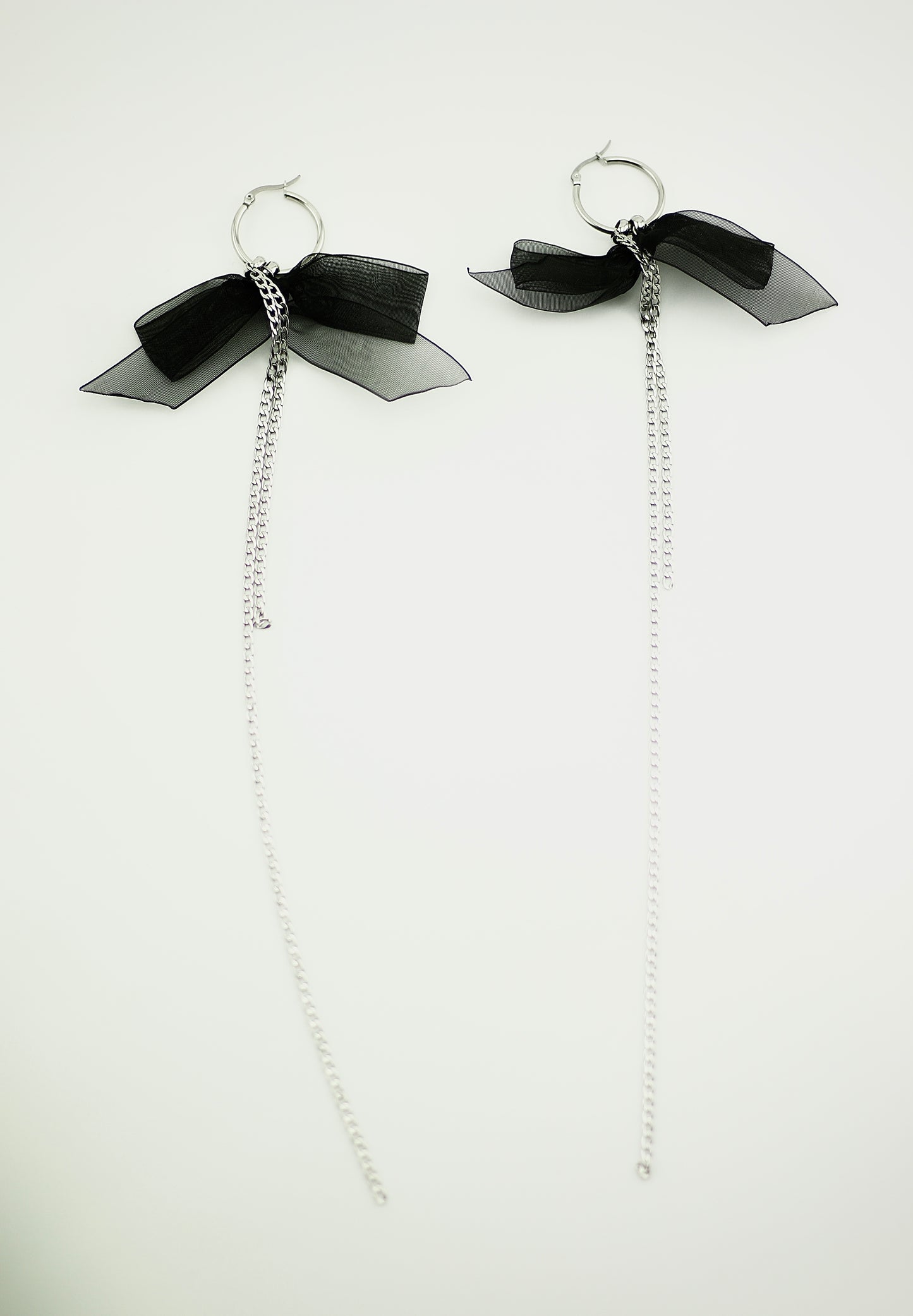 Black bow chain earrings
