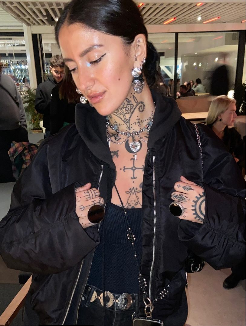 Mobile and smartphone accessory multifunctional unisex back stainless steel phone case holder belt, chain, necklace, chocker