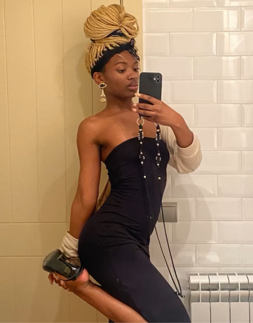 Mobile and smartphone accessory multifunctional unisex back stainless steel phone case holder belt, chain, necklace, chocker